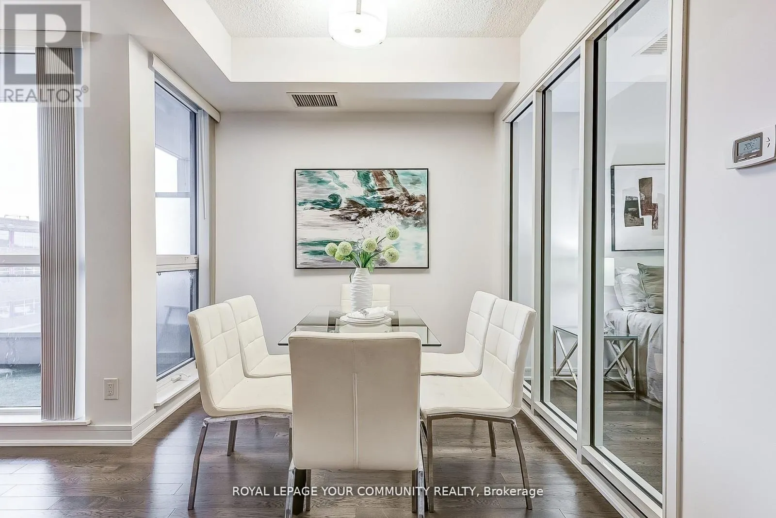 401 NE - 9205 YONGE STREET