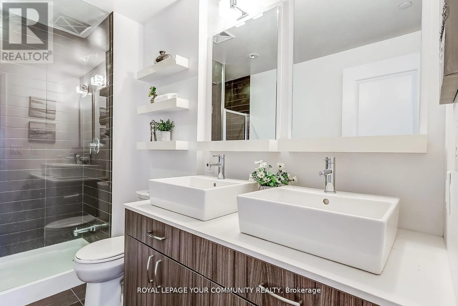 401 NE - 9205 YONGE STREET