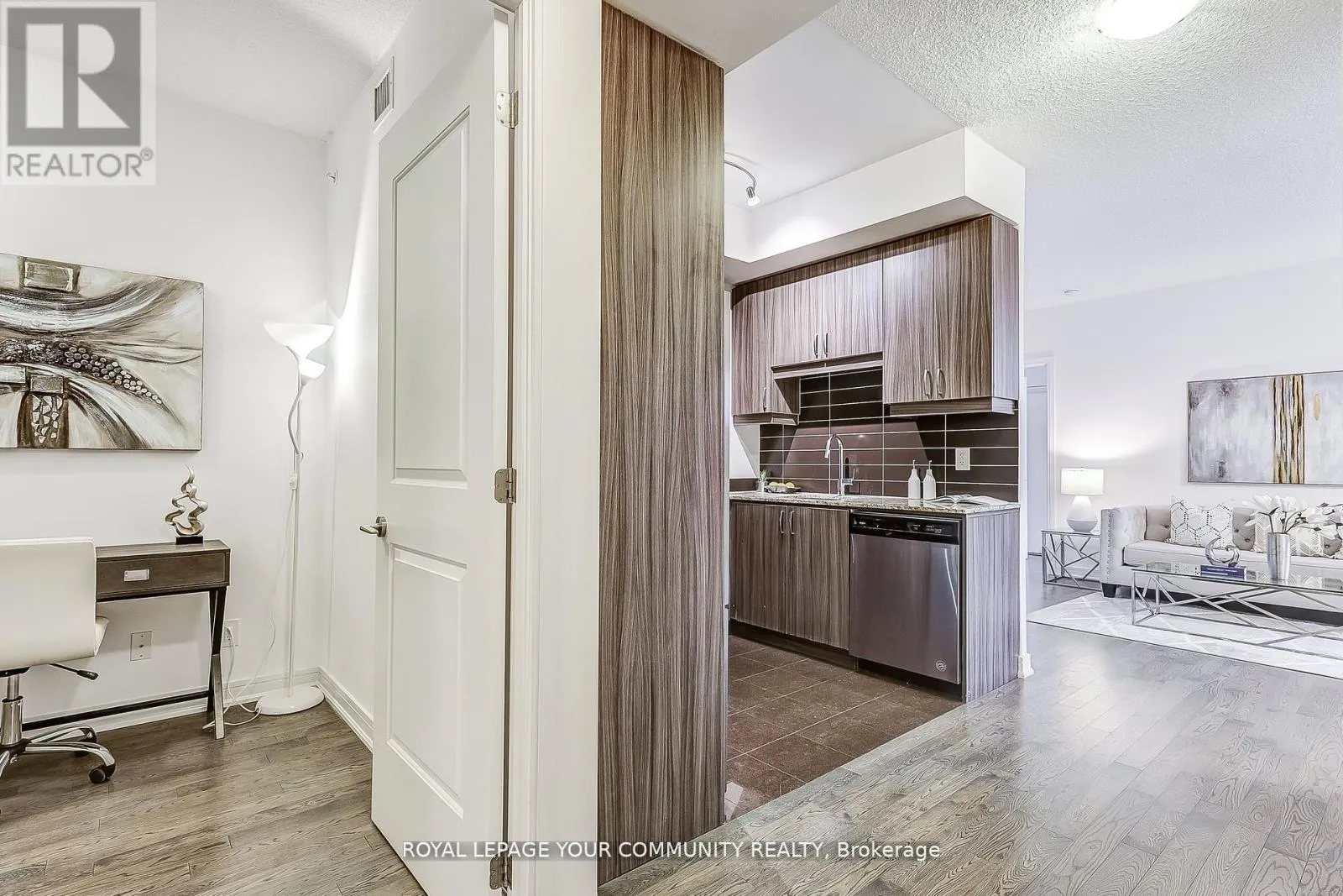 401 NE - 9205 YONGE STREET