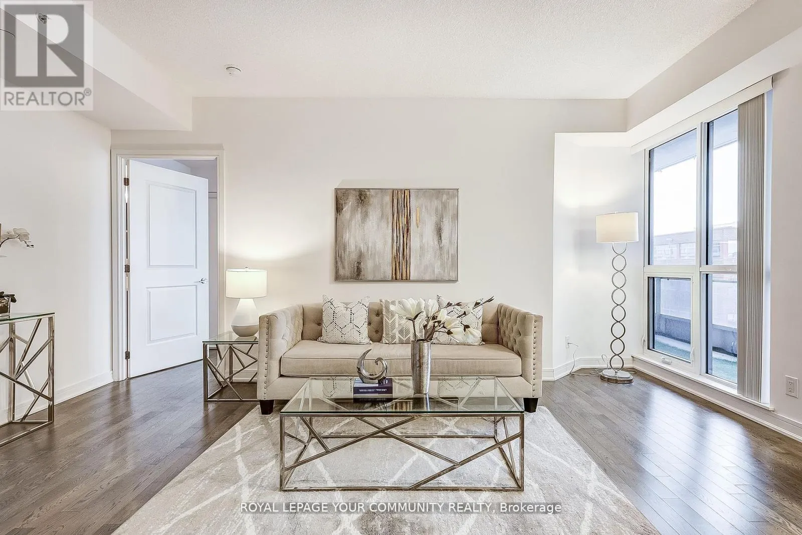 401 NE - 9205 YONGE STREET