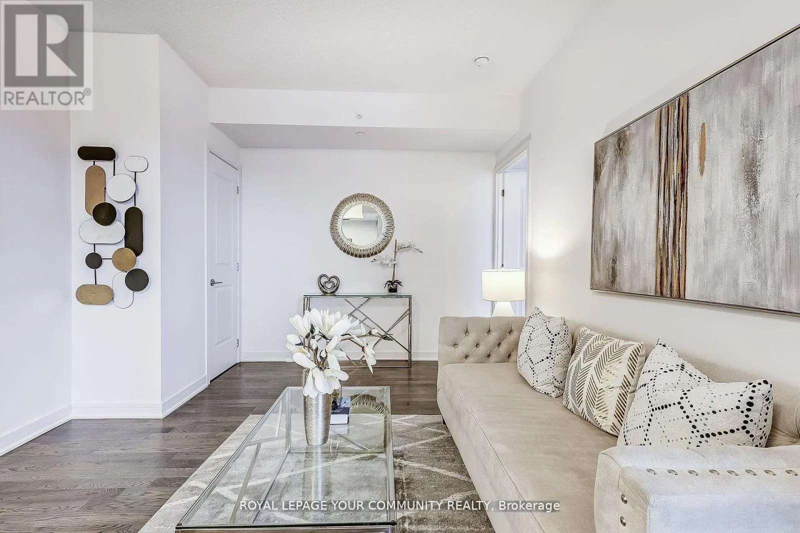 401 NE - 9205 YONGE STREET