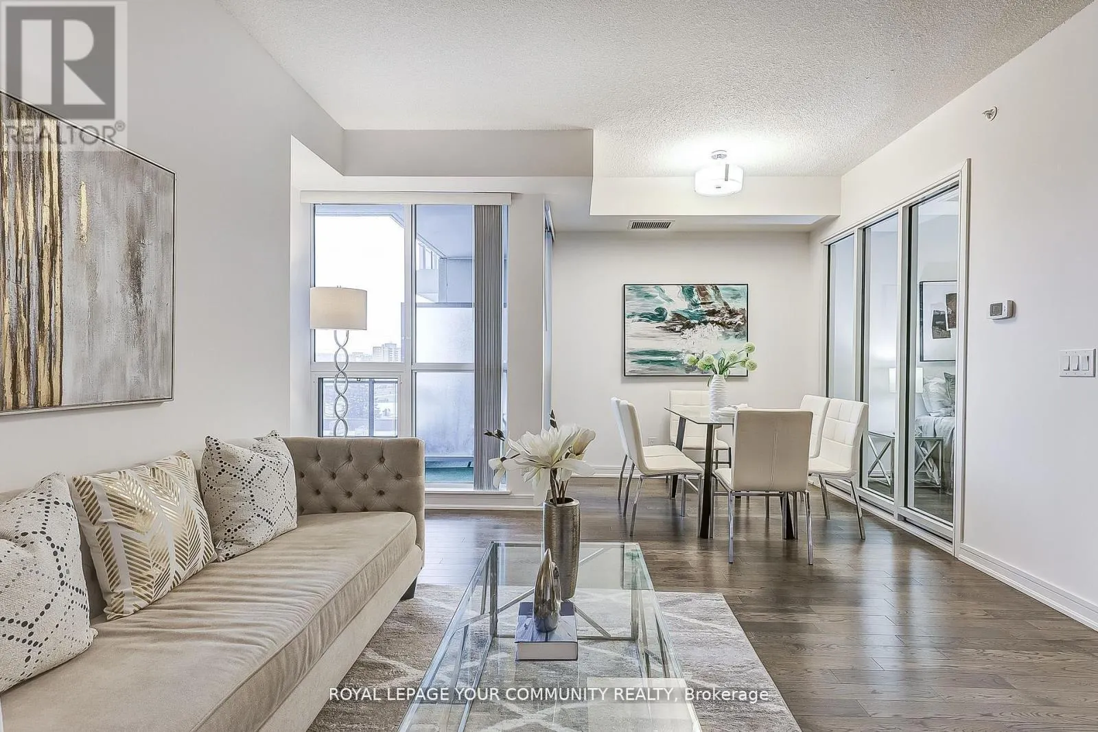 401 NE - 9205 YONGE STREET