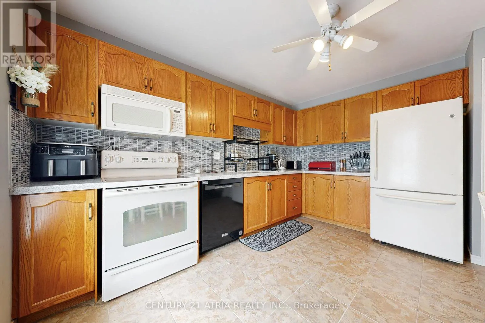 63 - 11 PLAISANCE ROAD