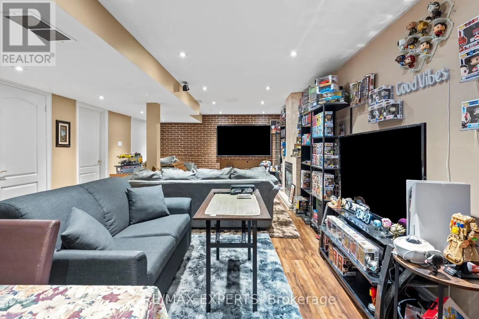 43 WATER GARDEN LANE