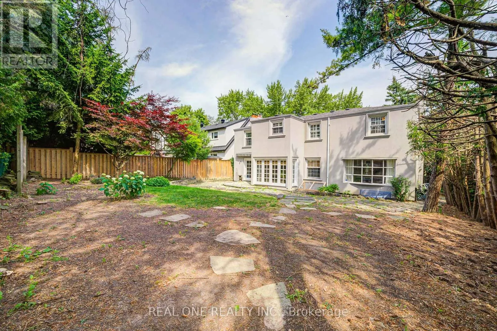 21 ALCAINE COURT