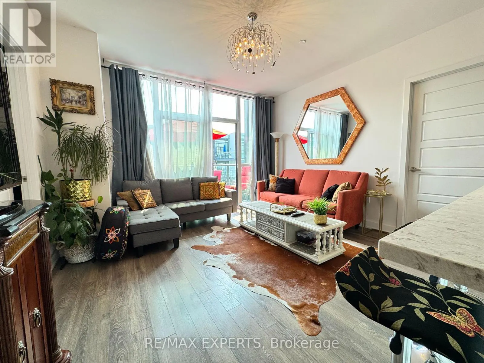 435 - 375 SEA RAY AVENUE