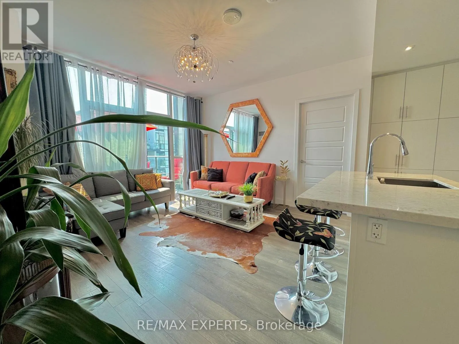 435 - 375 SEA RAY AVENUE