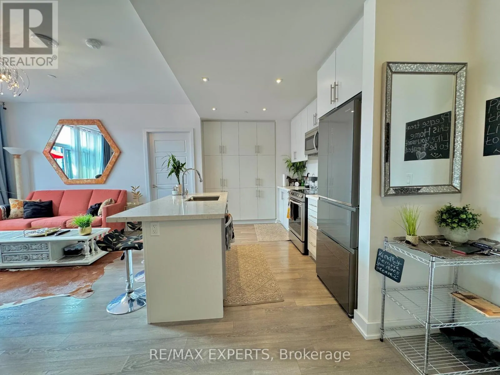 435 - 375 SEA RAY AVENUE