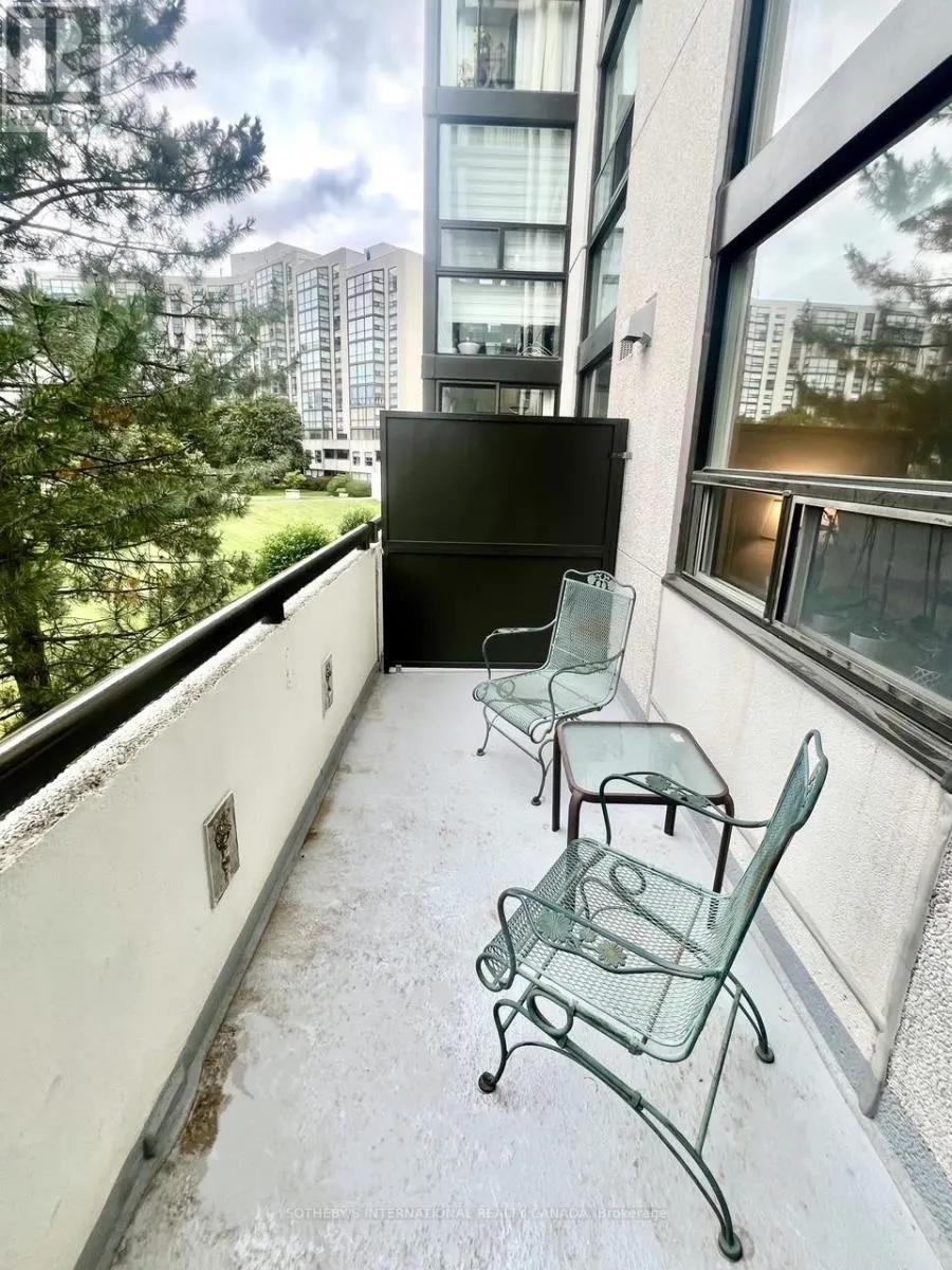 301 - 40 HARDING BOULEVARD W