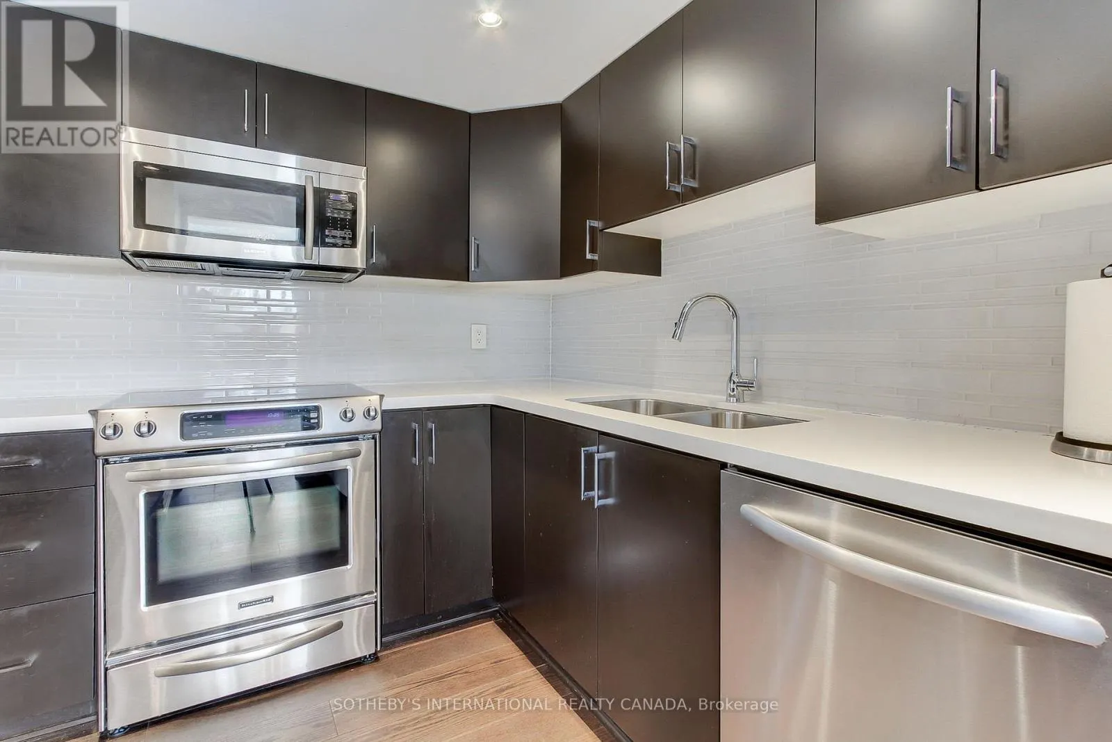 301 - 40 HARDING BOULEVARD W