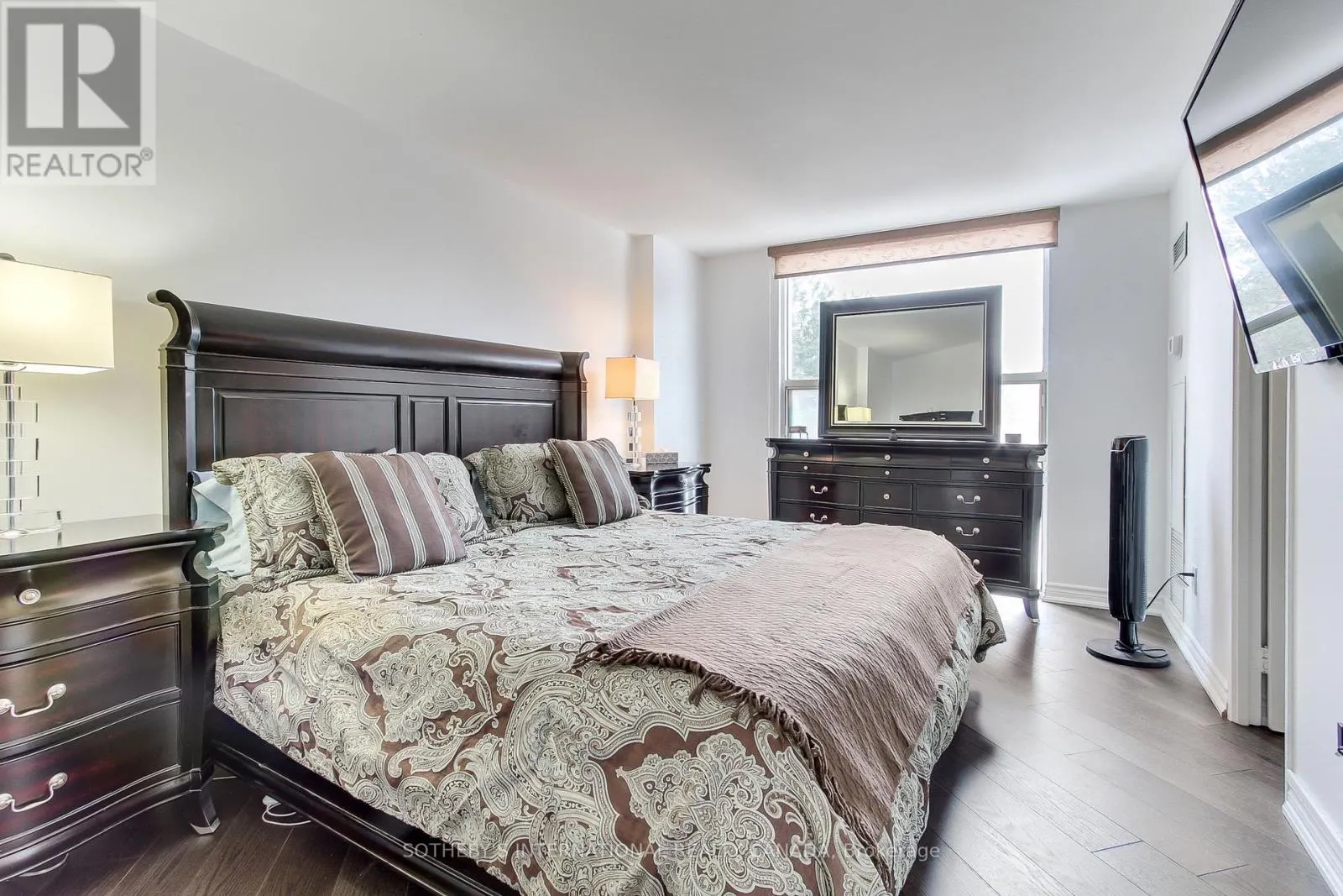 301 - 40 HARDING BOULEVARD W