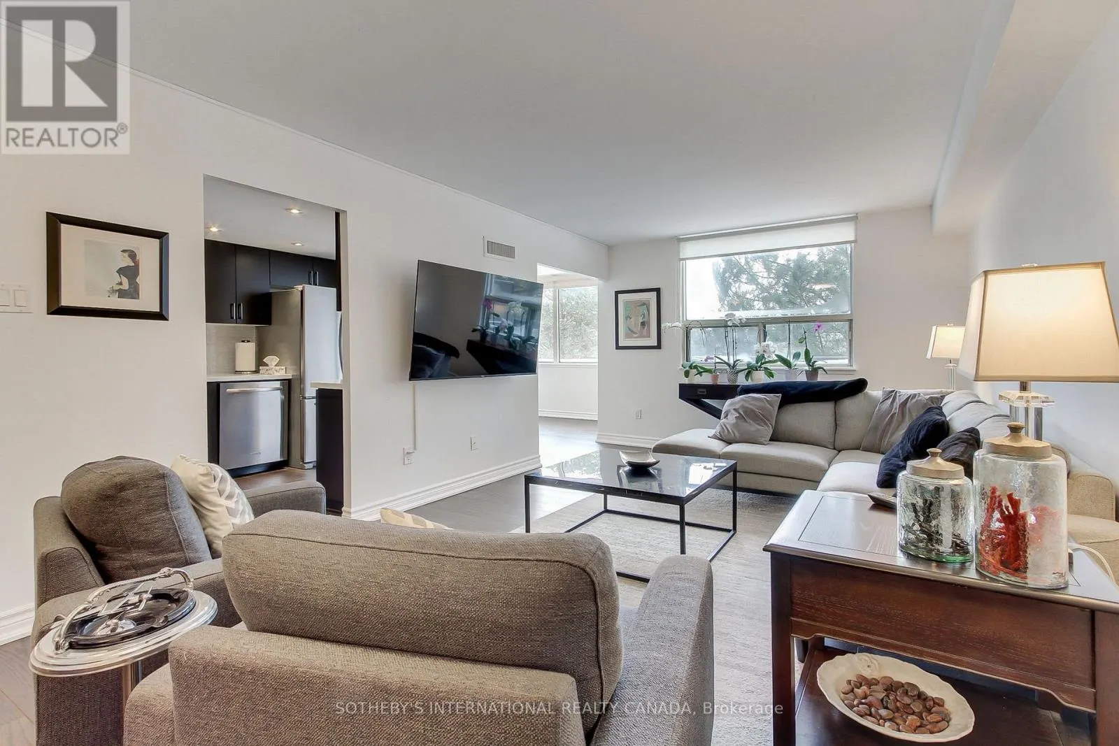 301 - 40 HARDING BOULEVARD W