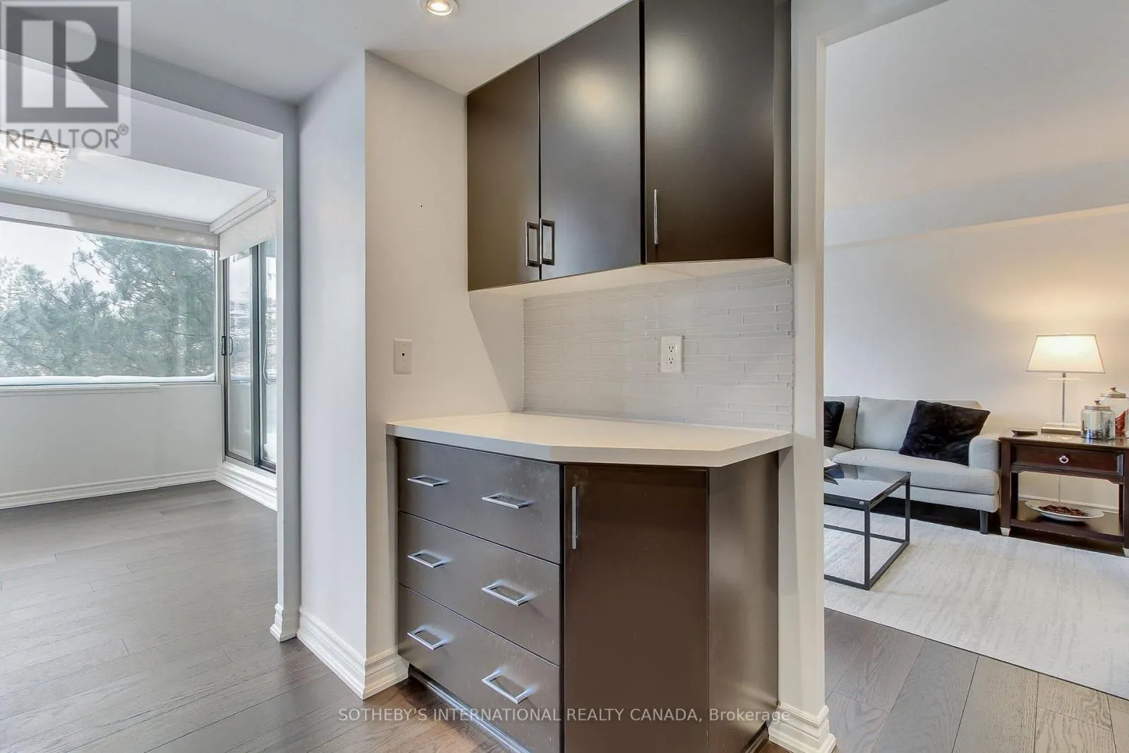 301 - 40 HARDING BOULEVARD W