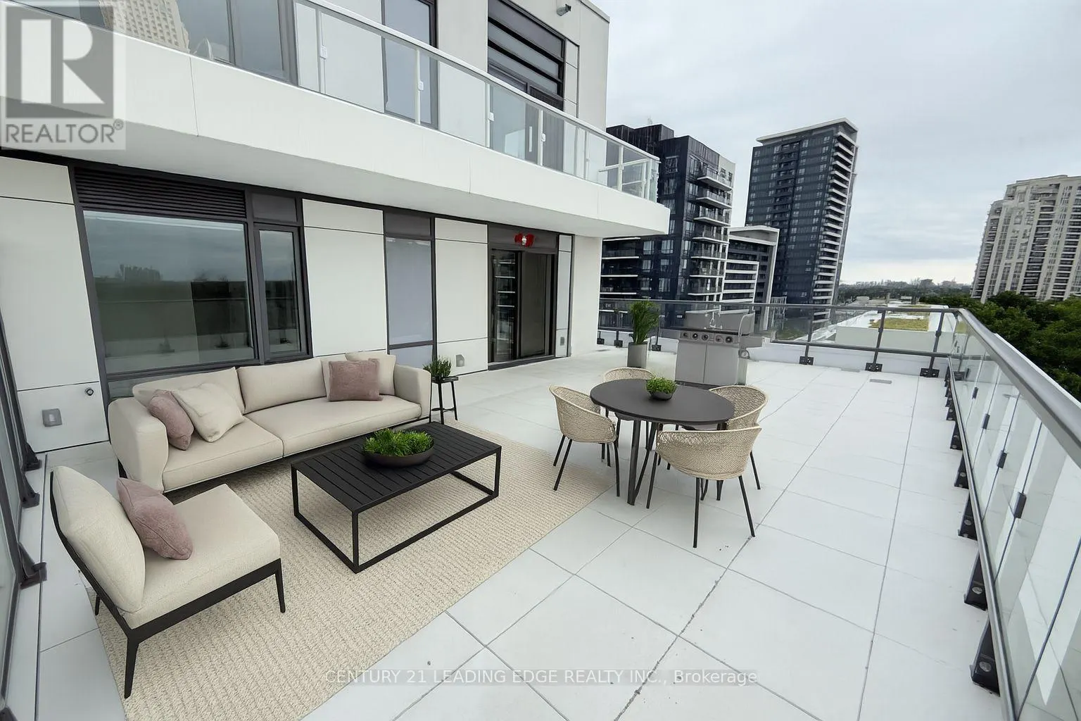909 - 8 BEVERLEY GLEN BOULEVARD