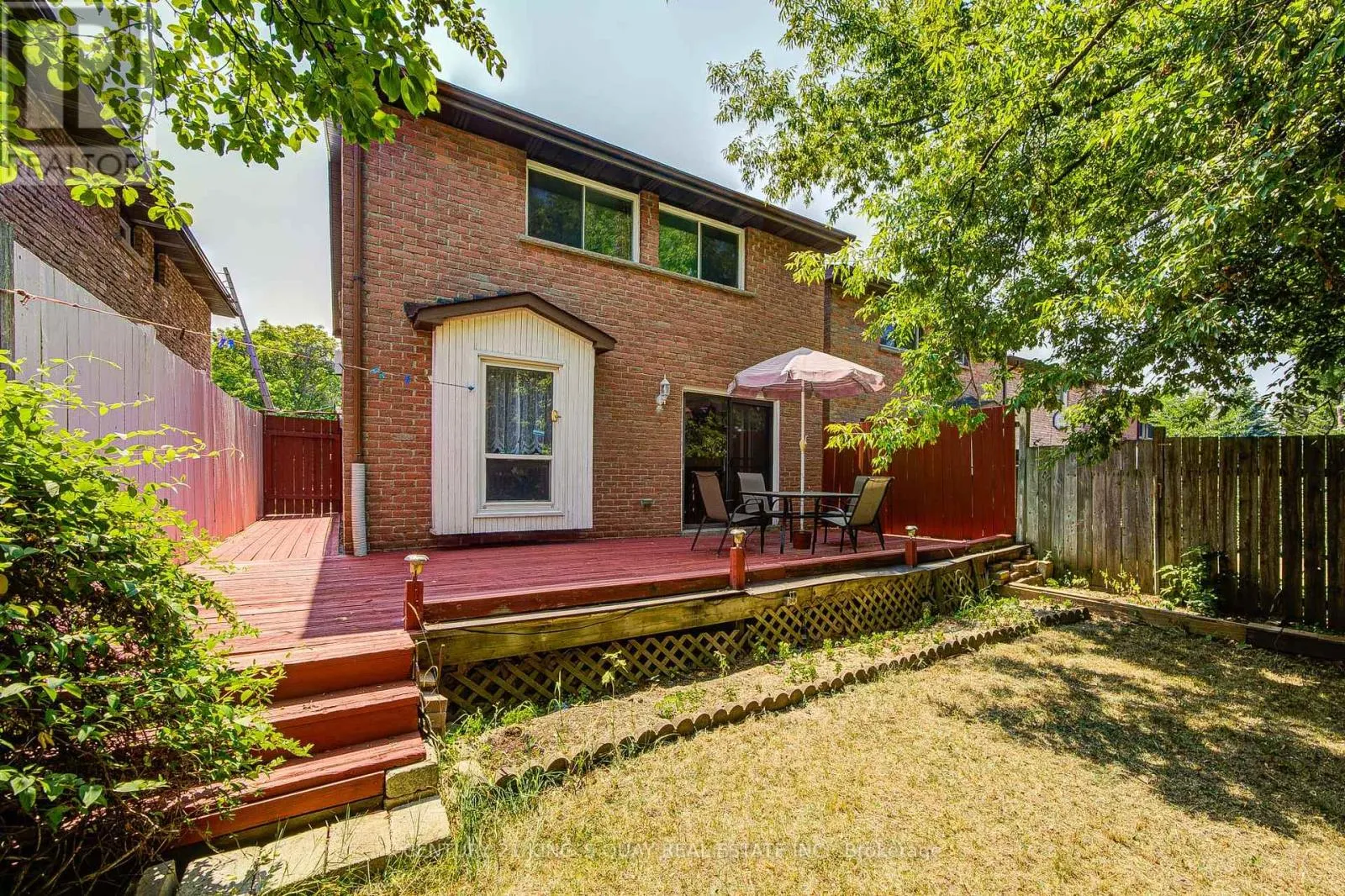 6 COTTSMORE CRESCENT