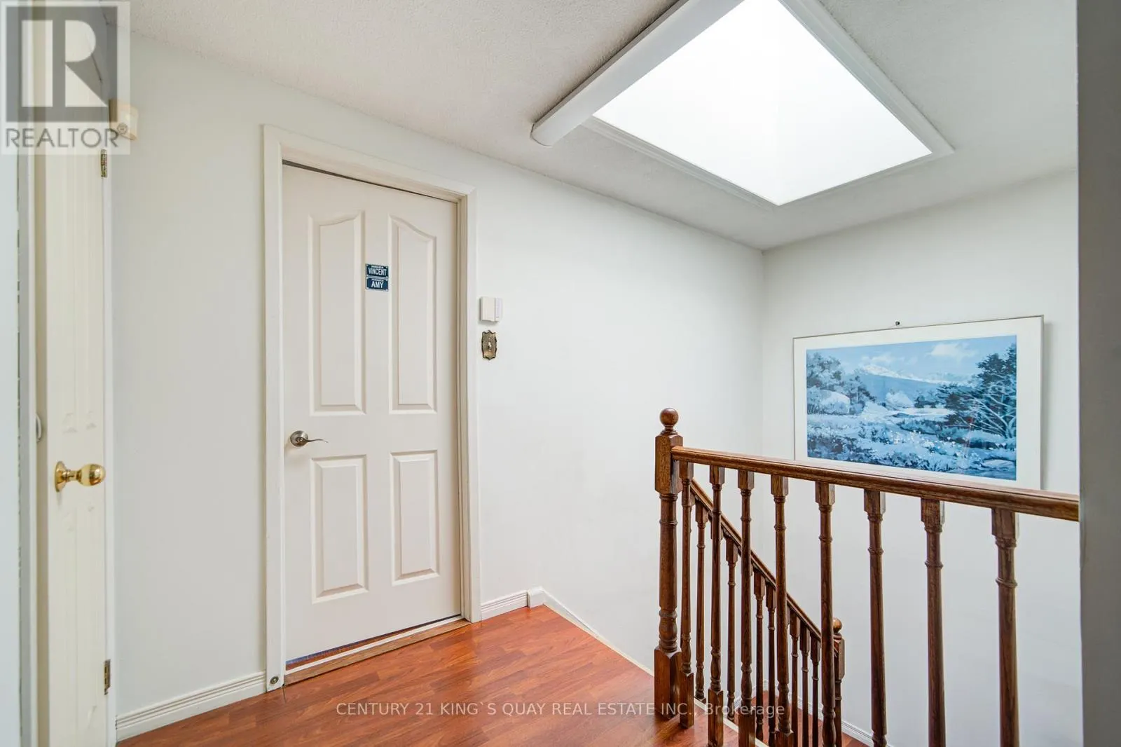 6 COTTSMORE CRESCENT