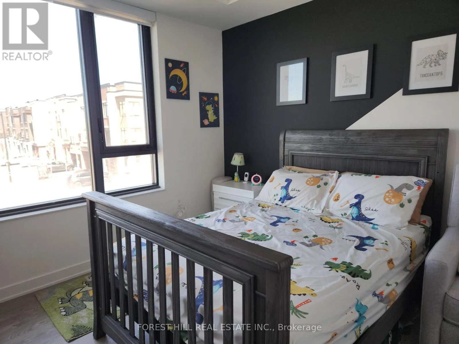205 - 120 EAGLE ROCK WAY