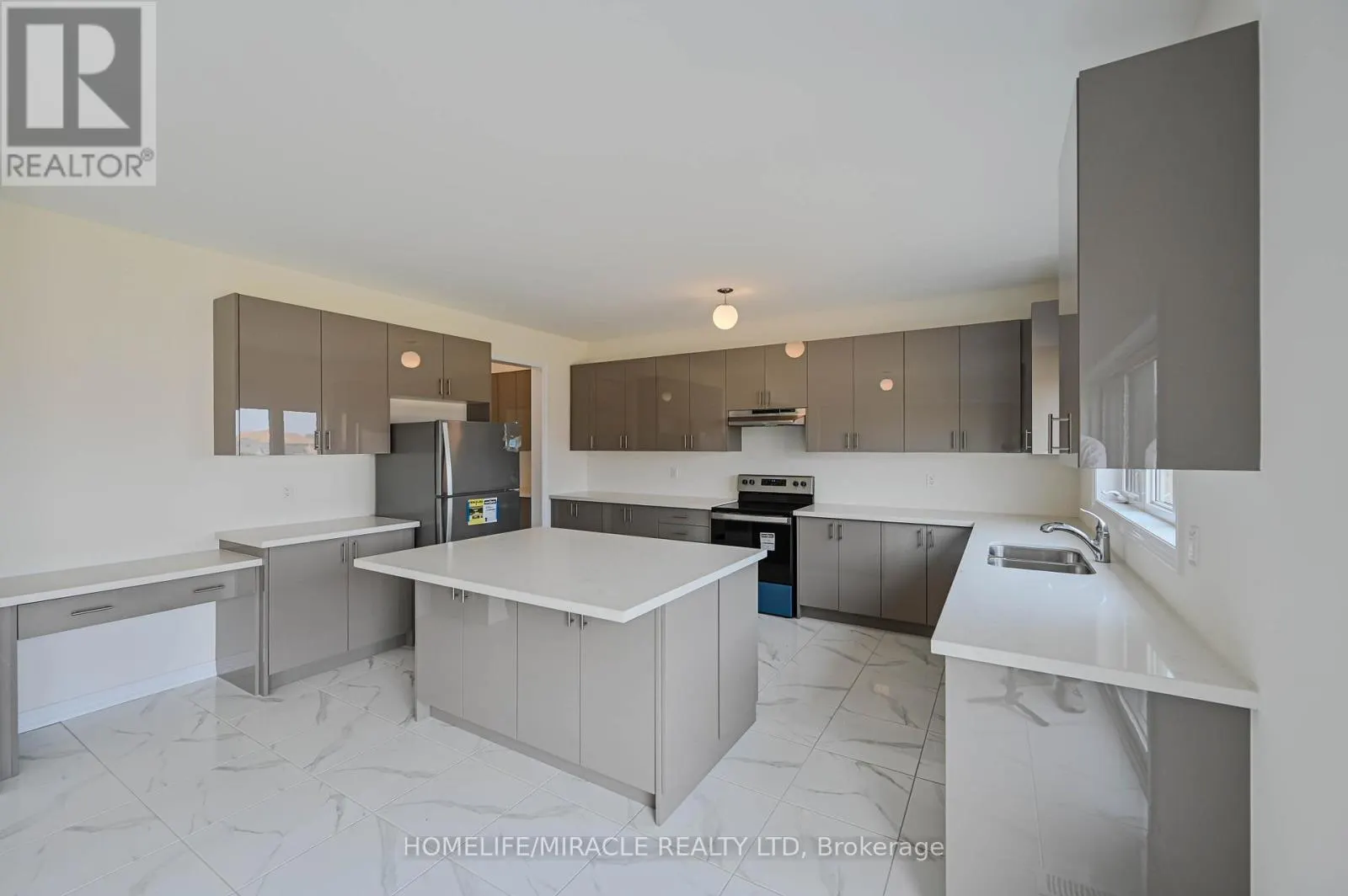 1653 CORSAL COURT
