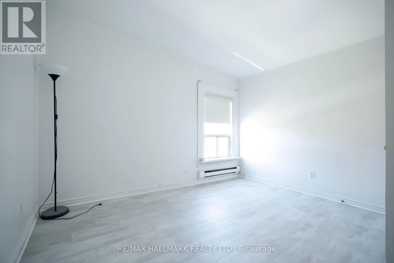 3 - 37 HOLLAND STREET W
