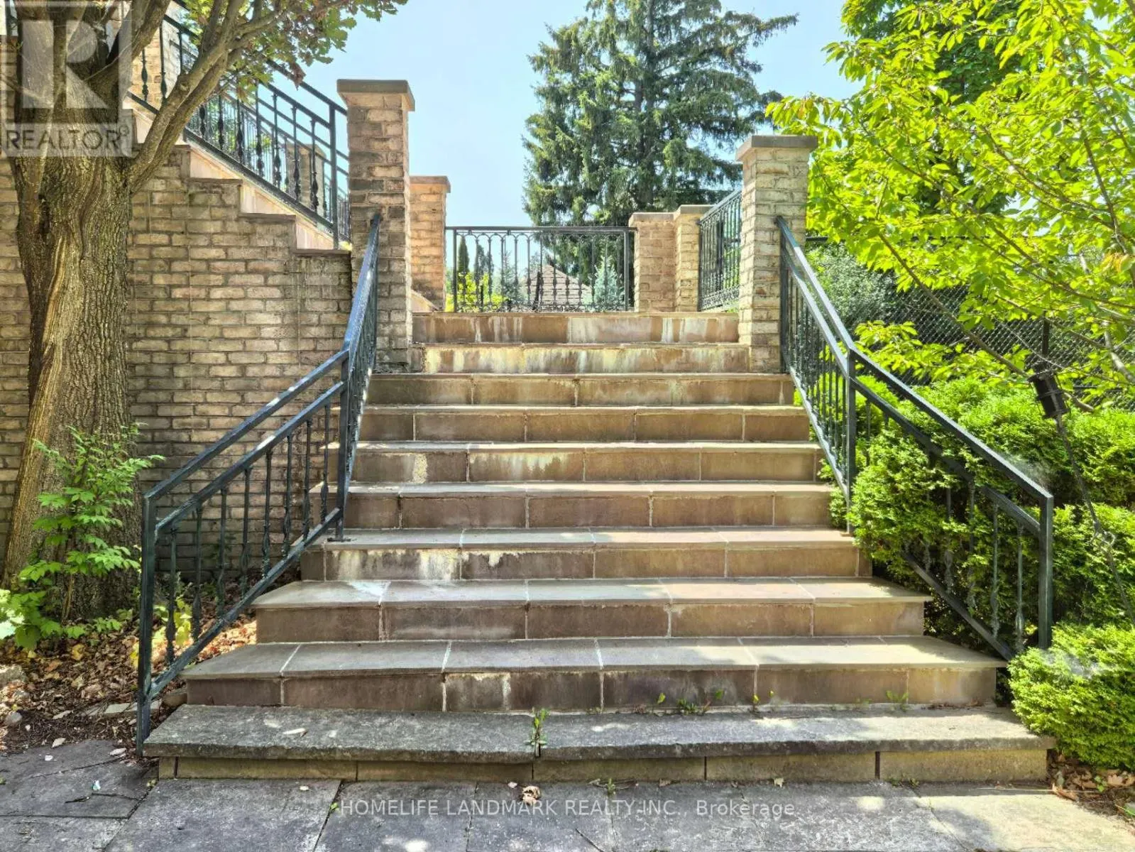 42 MARYVALE CRESCENT
