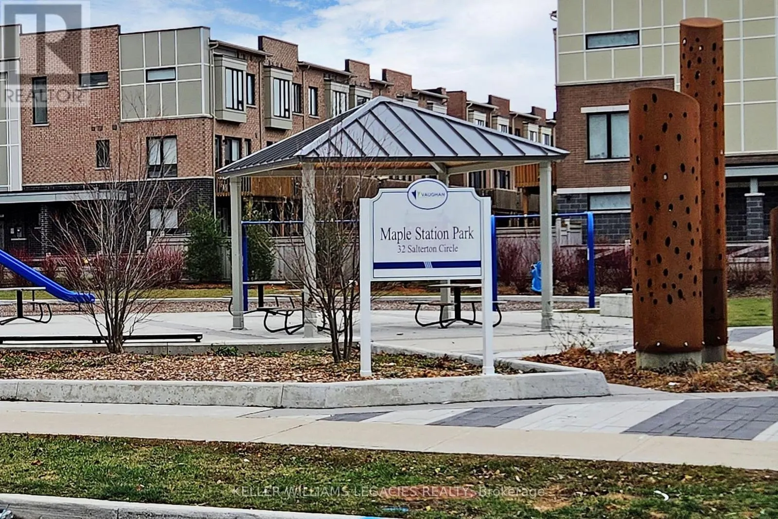 211 - 100 EAGLE ROCK WAY