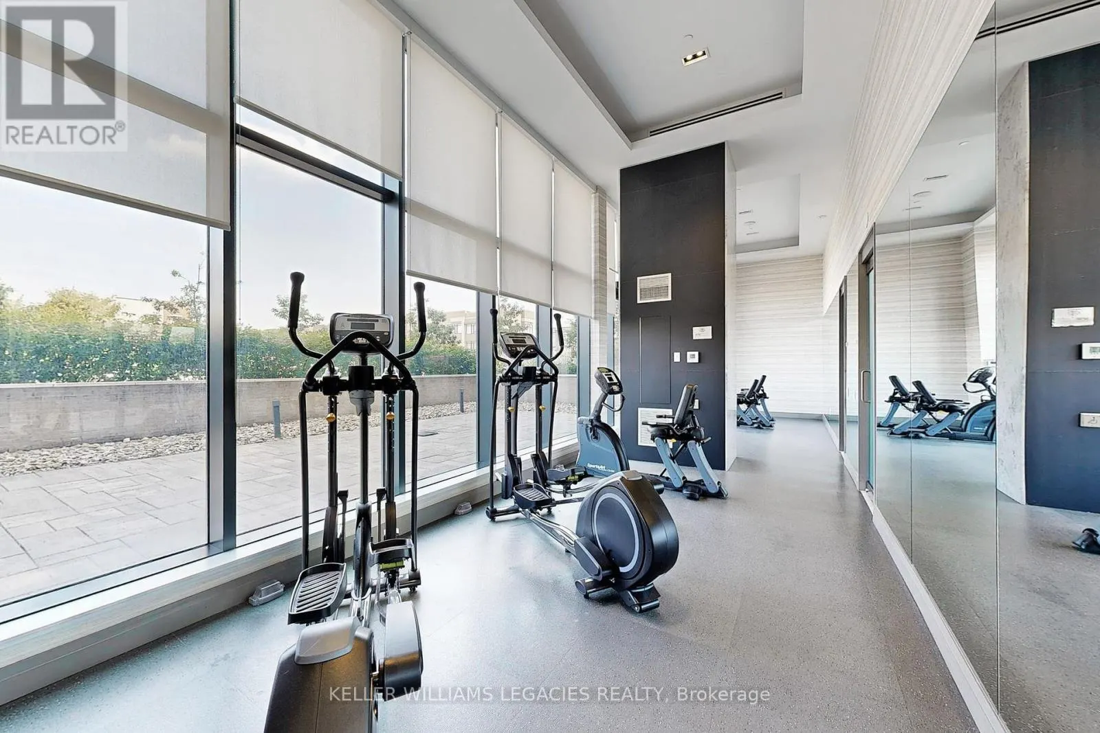 211 - 100 EAGLE ROCK WAY