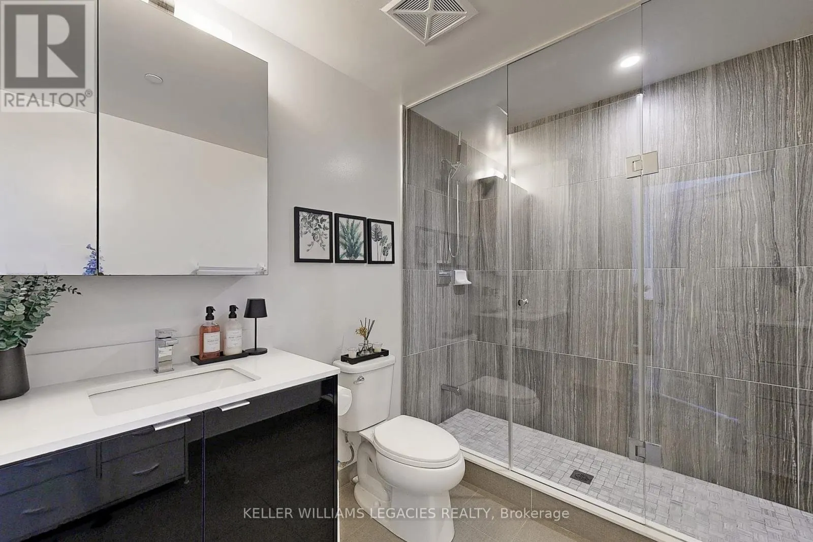 211 - 100 EAGLE ROCK WAY
