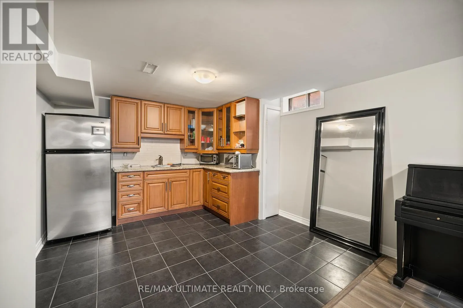 210 RIDGEFIELD CRESCENT