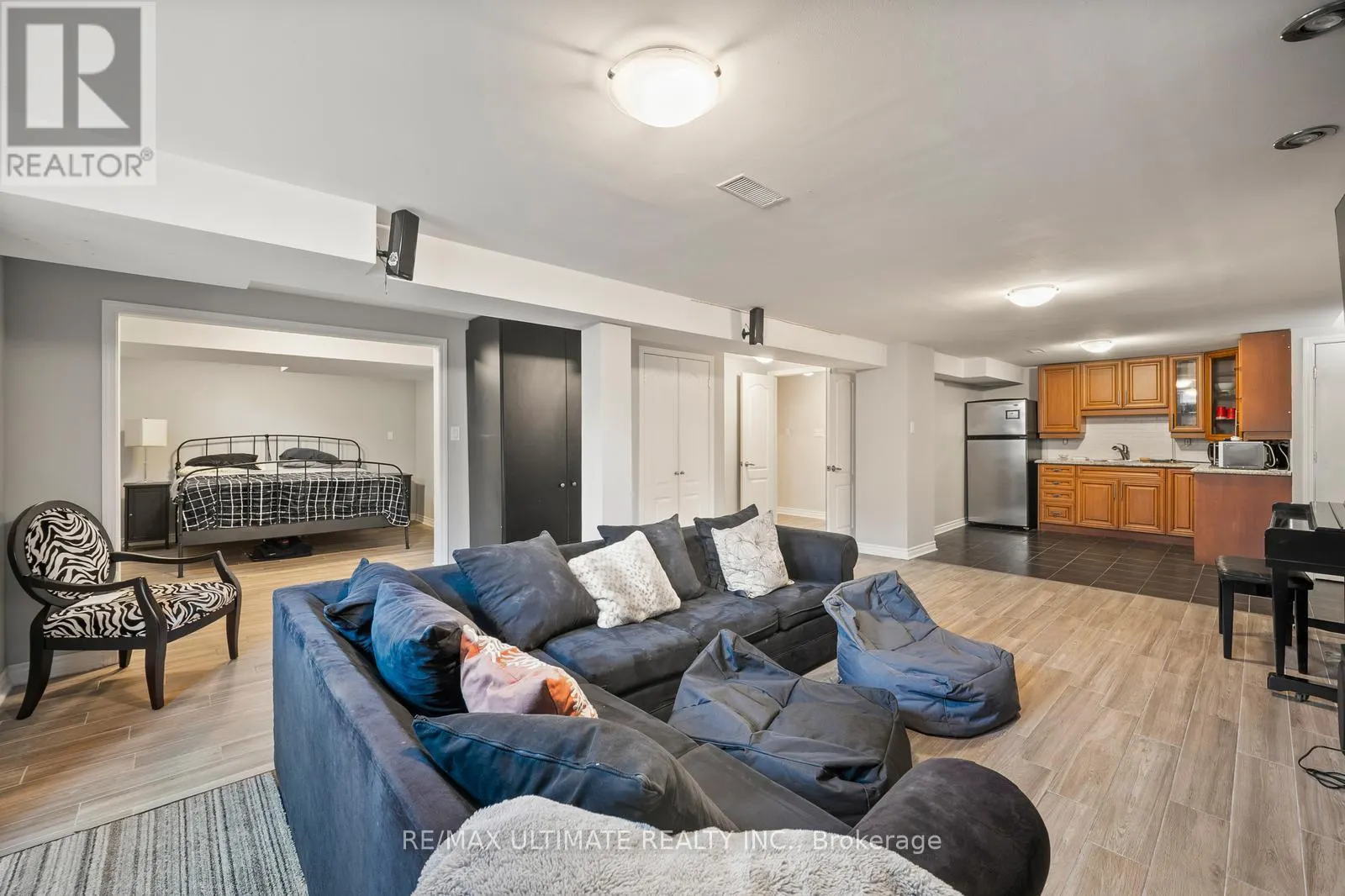210 RIDGEFIELD CRESCENT