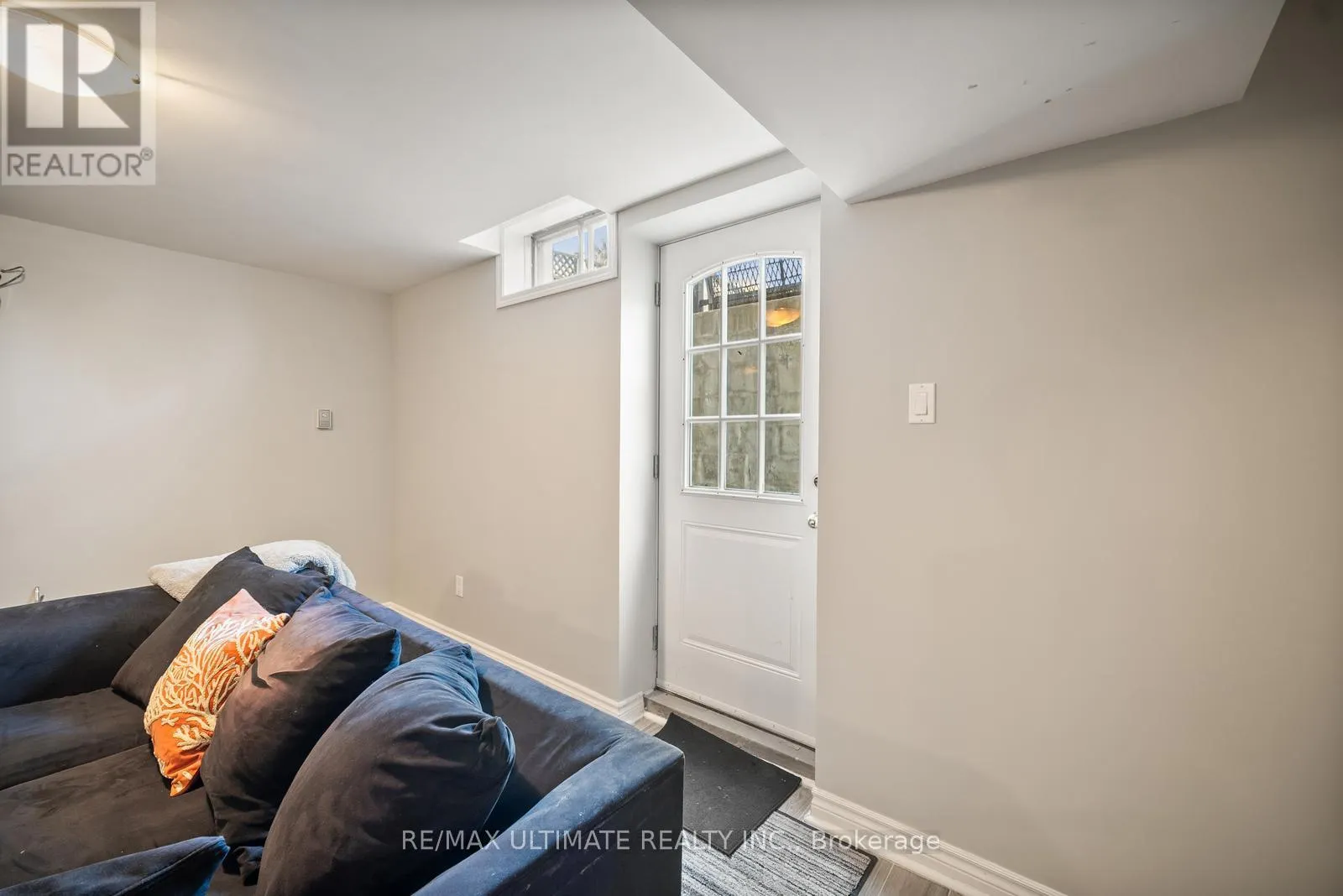 210 RIDGEFIELD CRESCENT