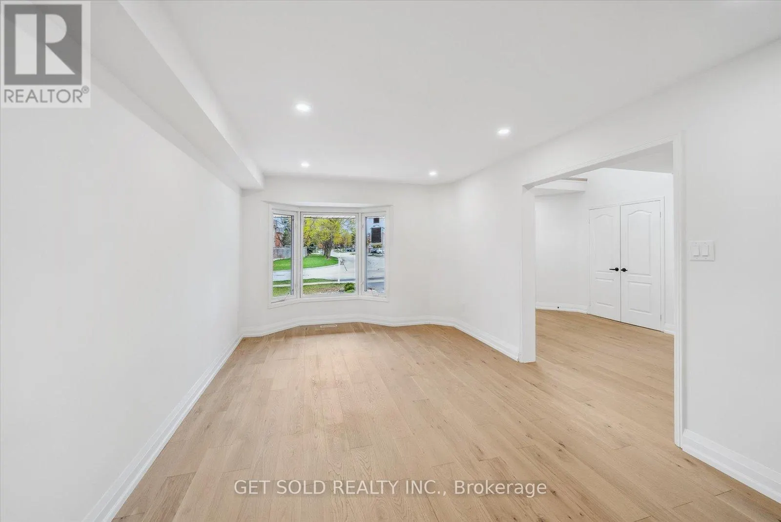 27 EDENBRIDGE DRIVE