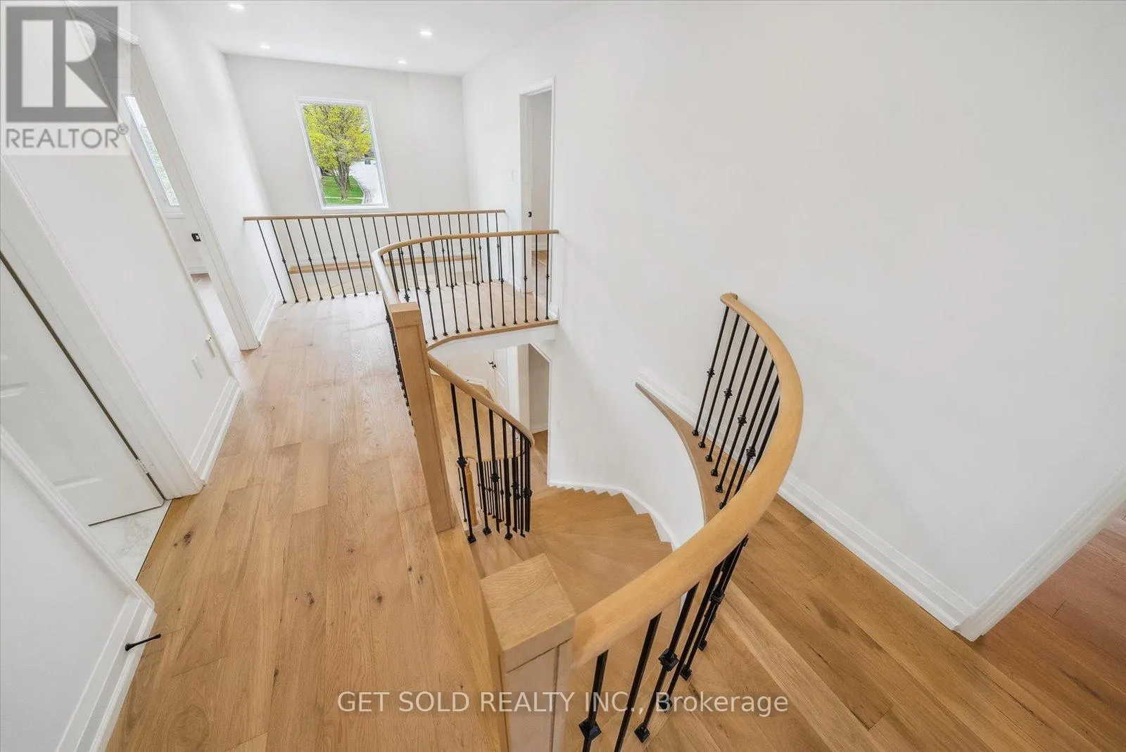 27 EDENBRIDGE DRIVE