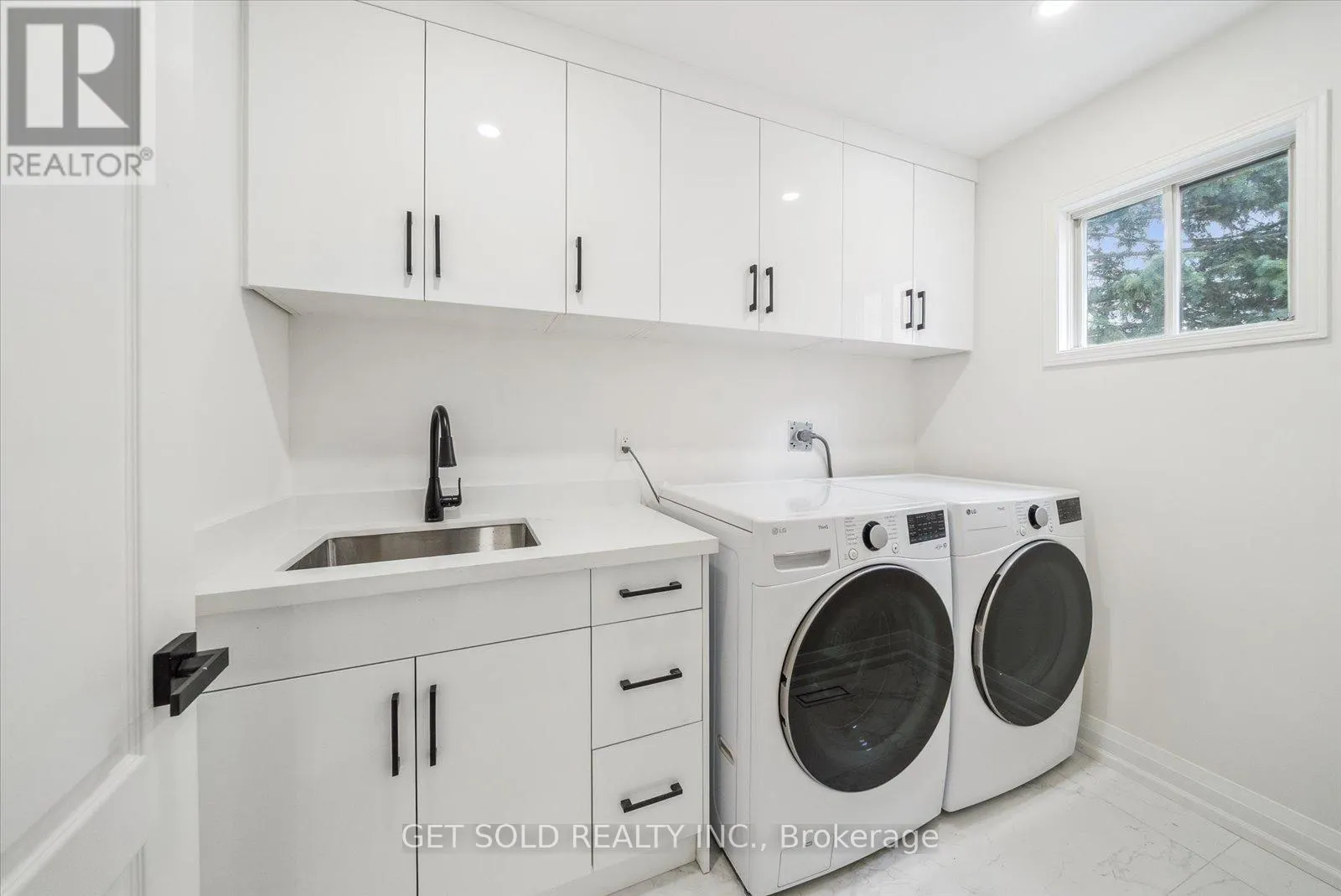 27 EDENBRIDGE DRIVE