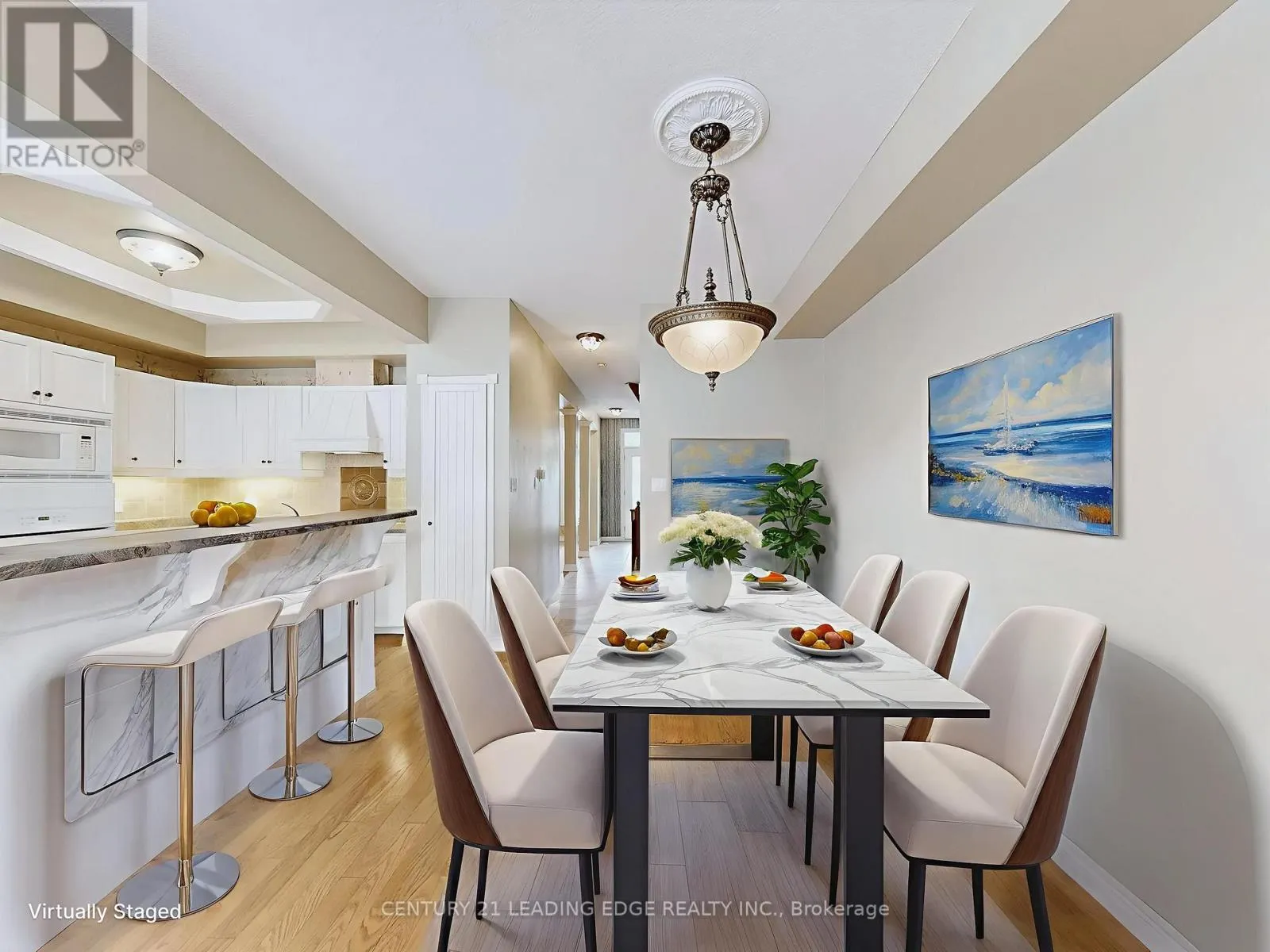 977 LAKE DRIVE E