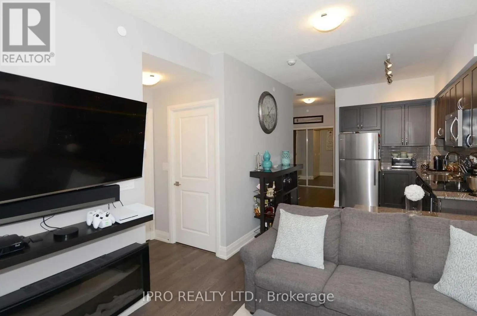401 - 3700 HIGHWAY 7 ROAD