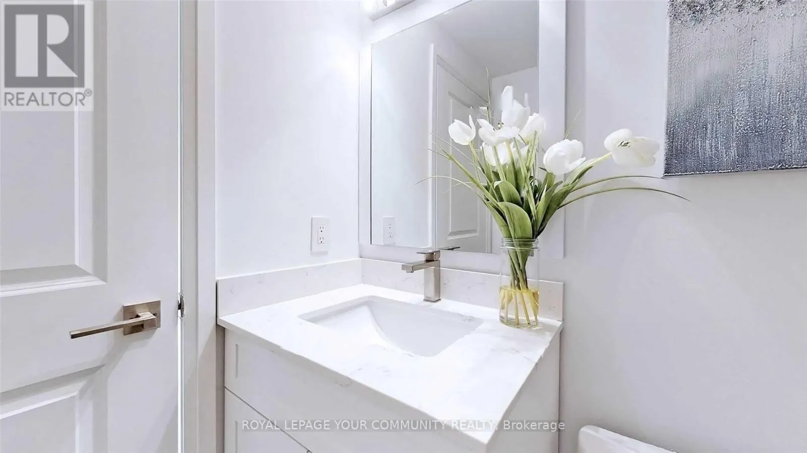 2426 - 7161 YONGE STREET
