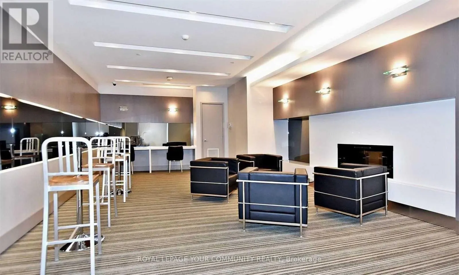 2426 - 7161 YONGE STREET