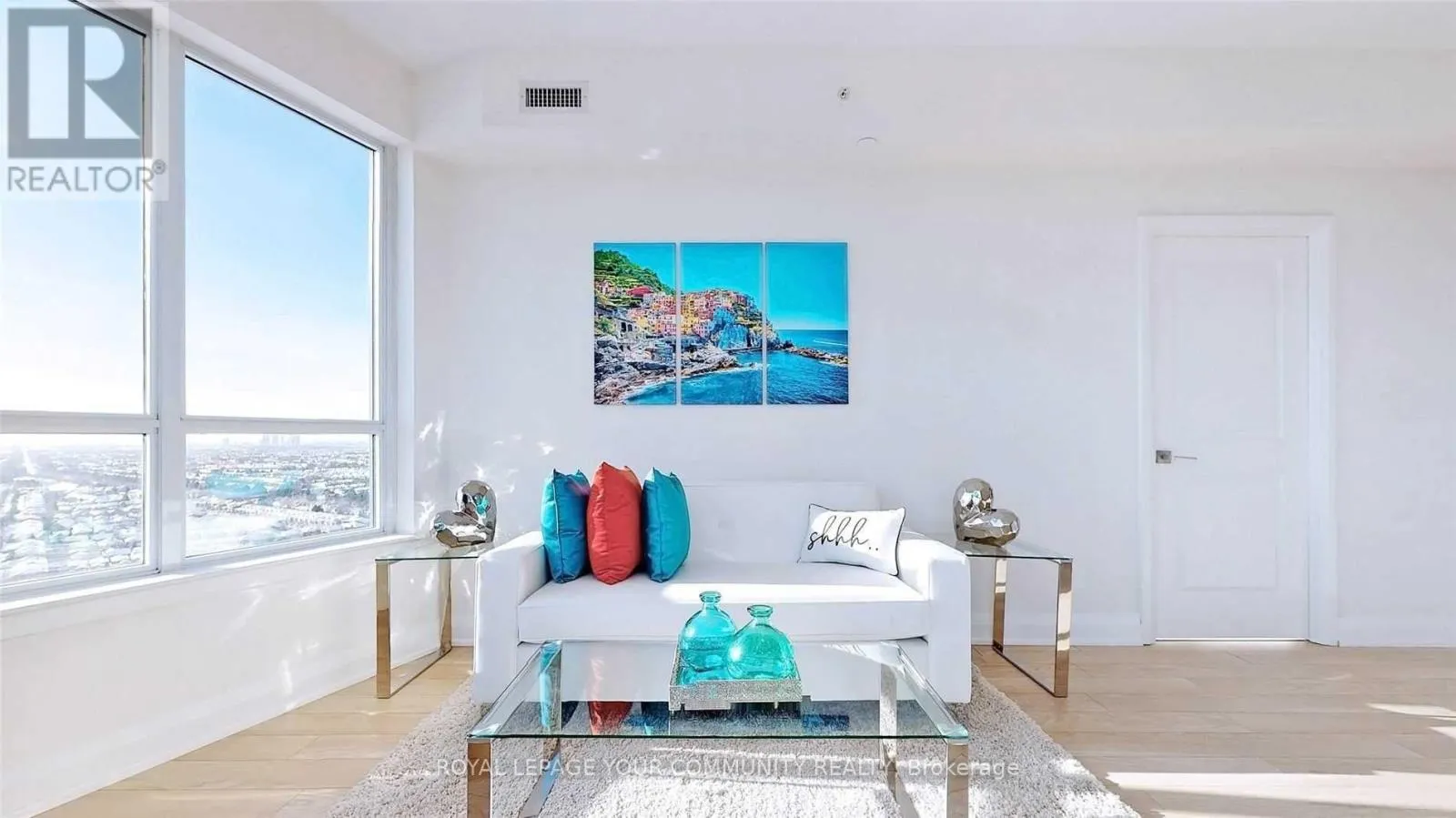 2426 - 7161 YONGE STREET