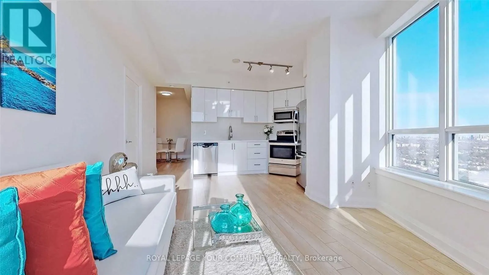 2426 - 7161 YONGE STREET