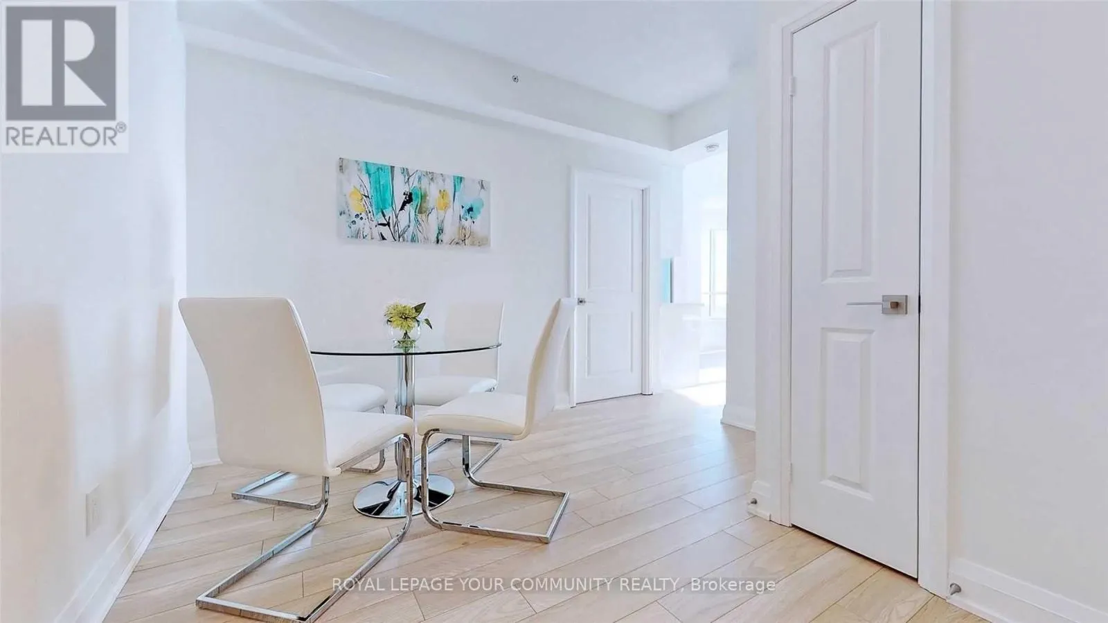 2426 - 7161 YONGE STREET