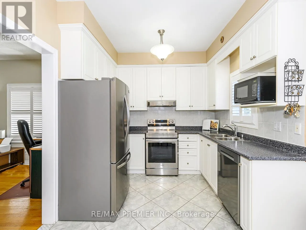284 AVRO ROAD