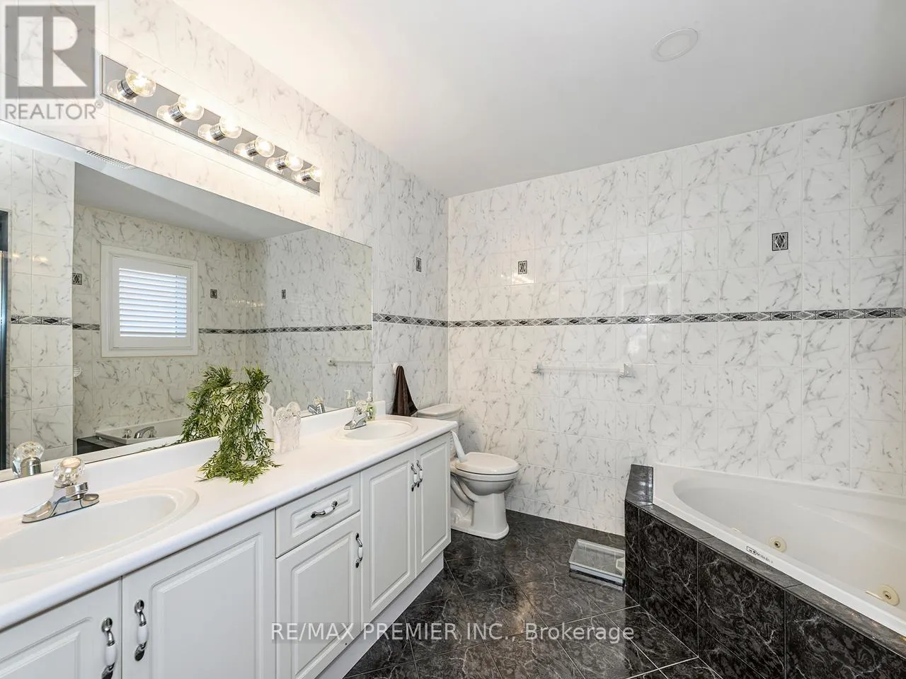 284 AVRO ROAD