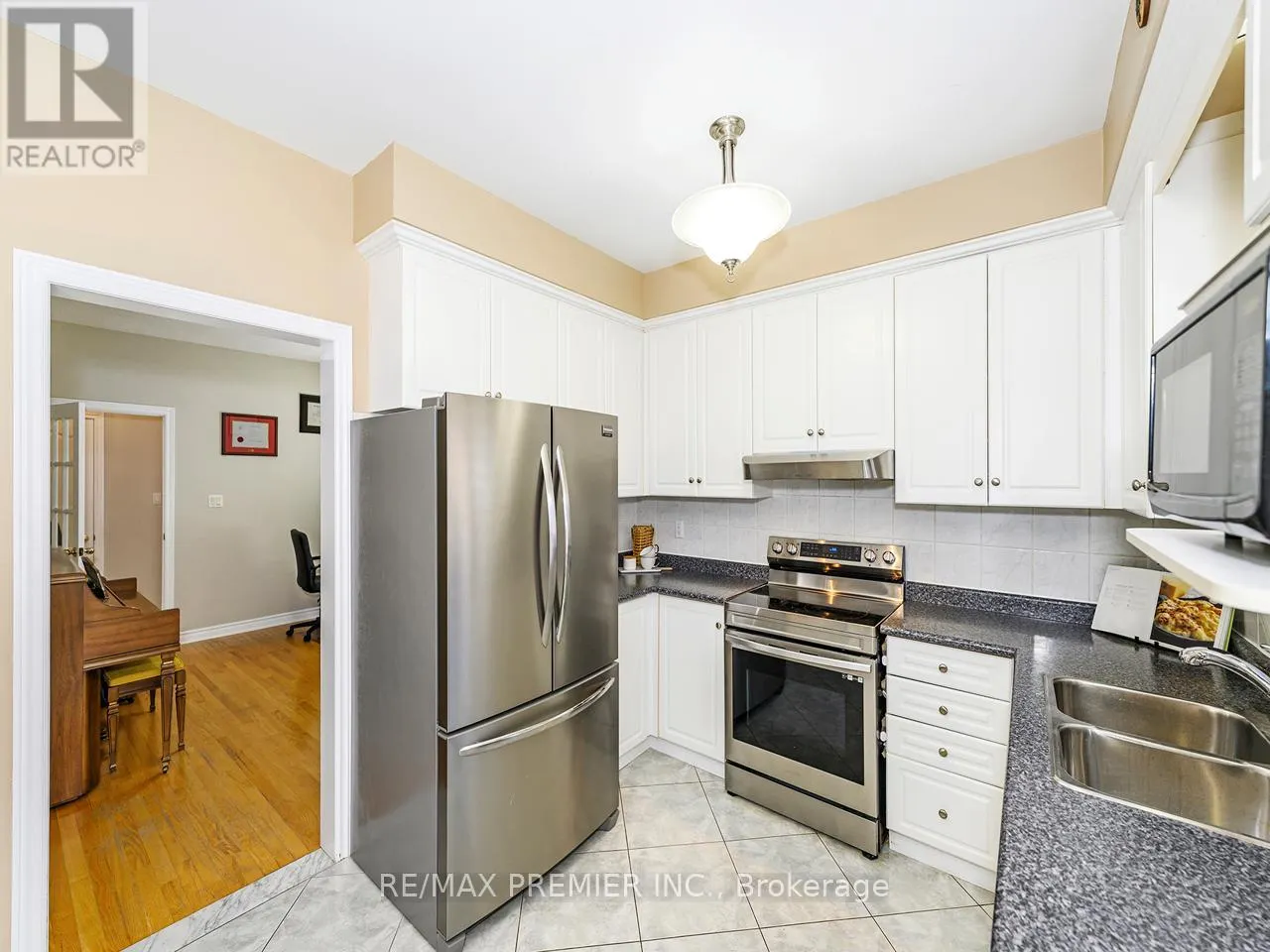 284 AVRO ROAD