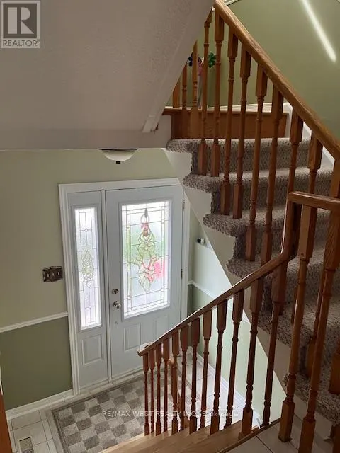 102 SWINTON CRESCENT