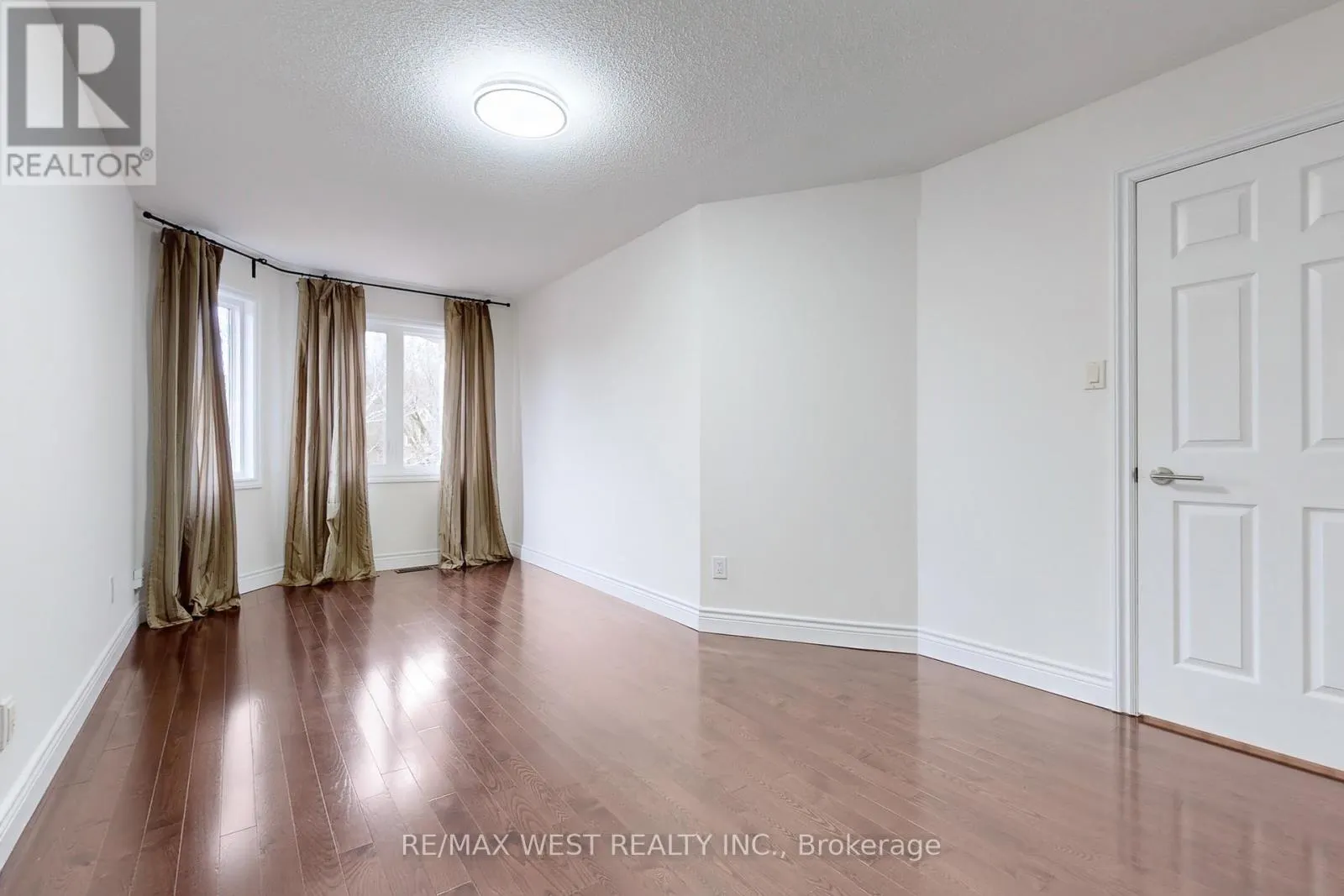 43 CHISWICK CRESCENT