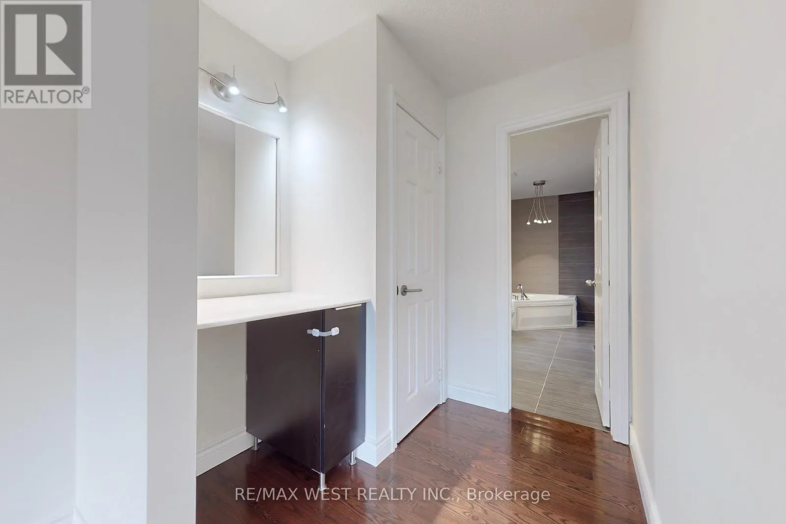 43 CHISWICK CRESCENT