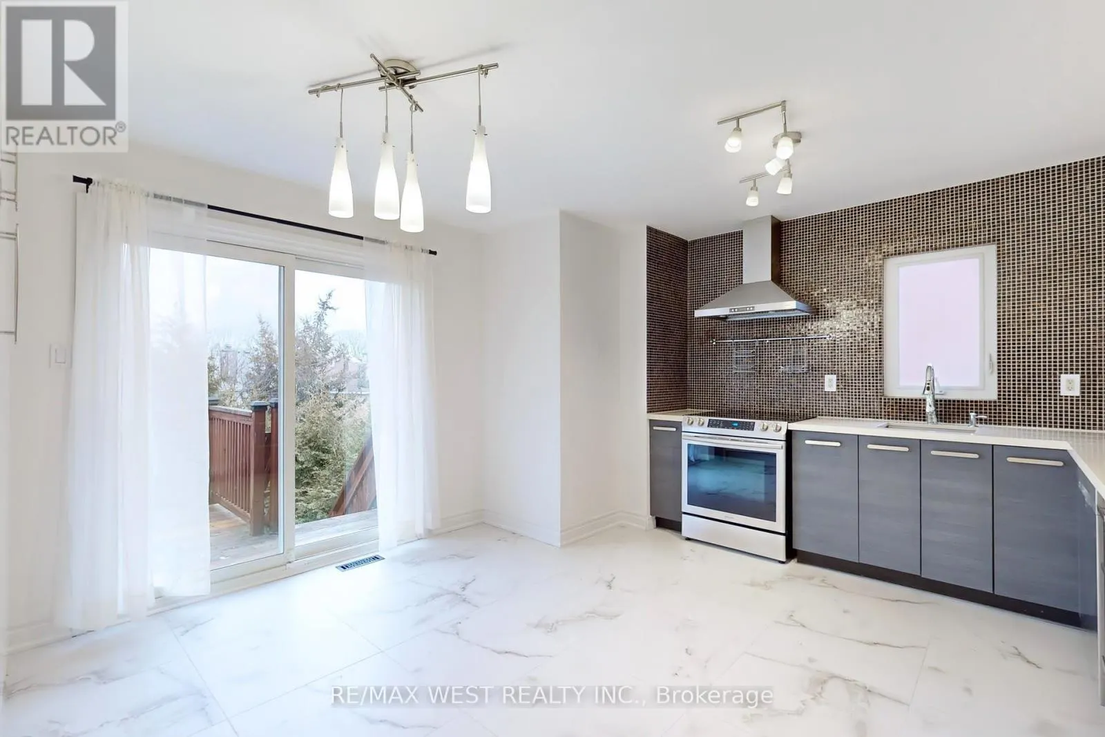 43 CHISWICK CRESCENT