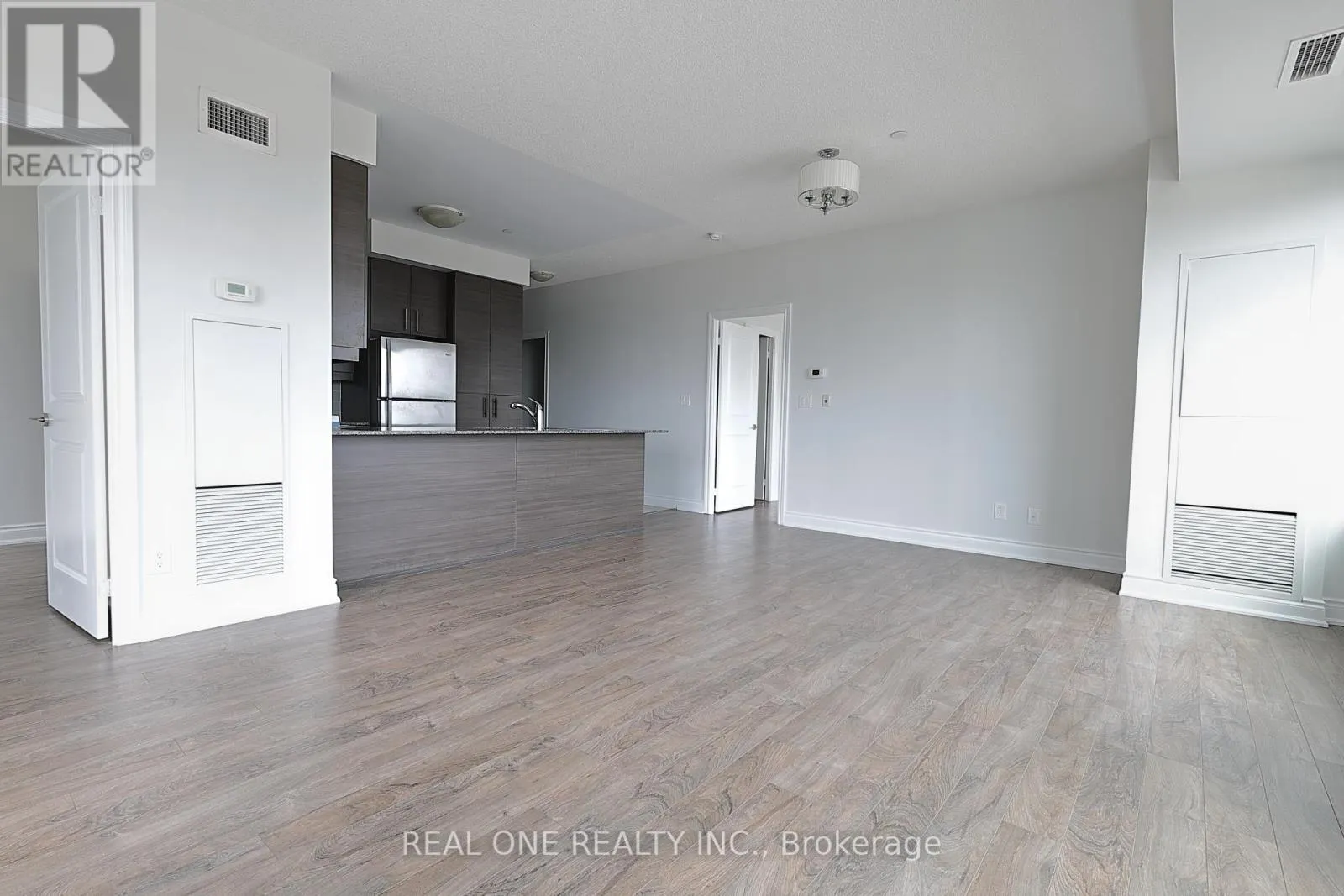 1216 - 277 SOUTH PARK ROAD