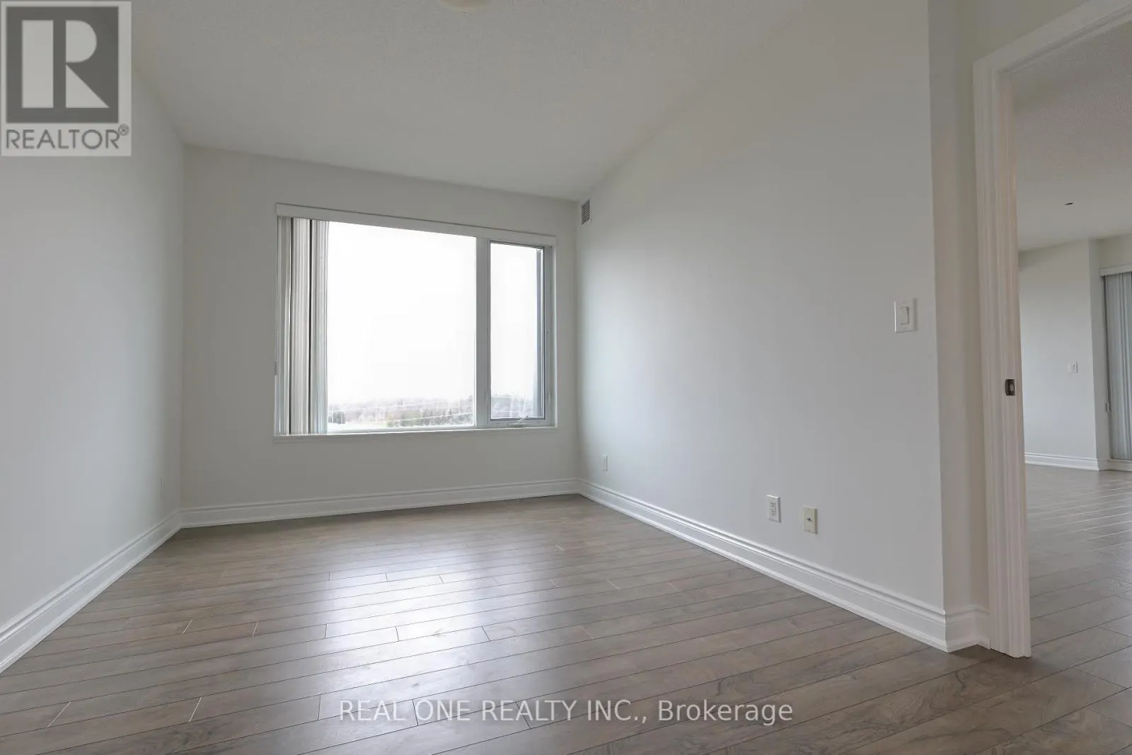 1216 - 277 SOUTH PARK ROAD