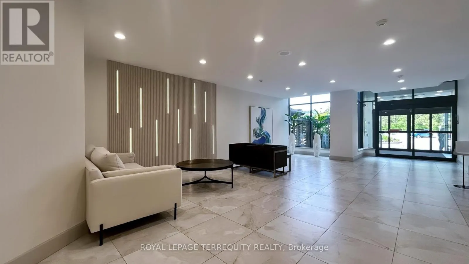 917 - 32 CLARISSA DRIVE